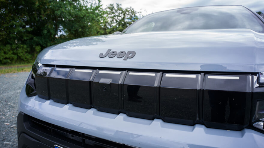 Jeep Avenger 4xe hybridi neliveto etuveto sähkö facelift