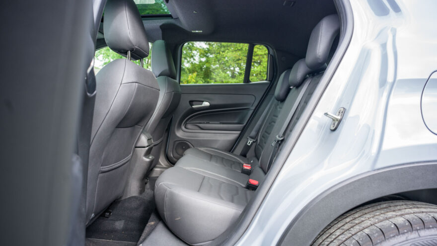 Jeep Avenger 4xe hybridi neliveto etuveto sähkö facelift