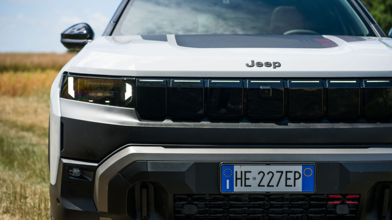Jeep Compass 4xe sähköauto neliveto