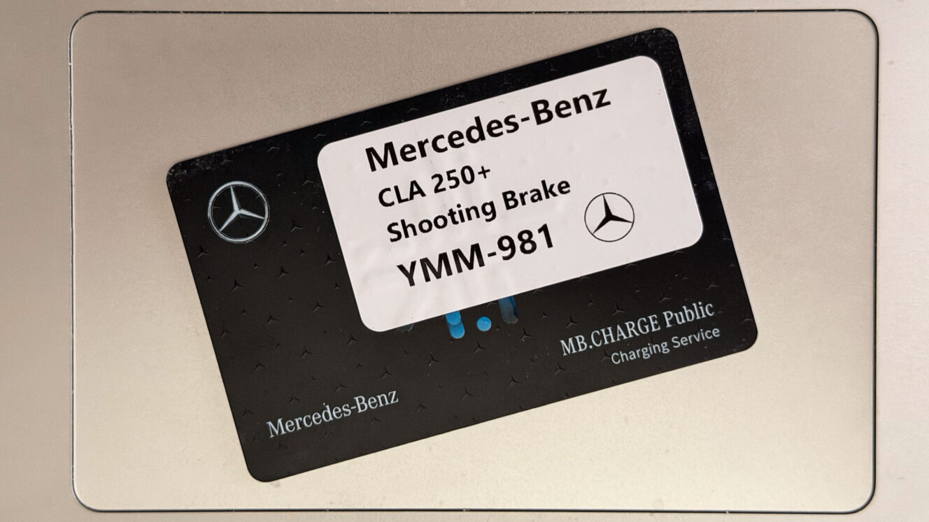 Mercedes-Benz CLA käyttötesti MB.Charge latauspalvelu kortti Twingo