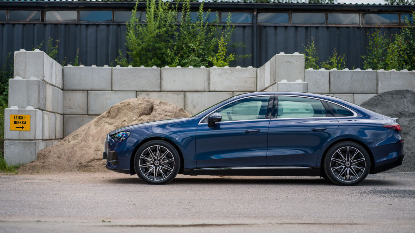 Mercedes-Benz C-sarja C400 4Matic electric sähköauto sähköinen