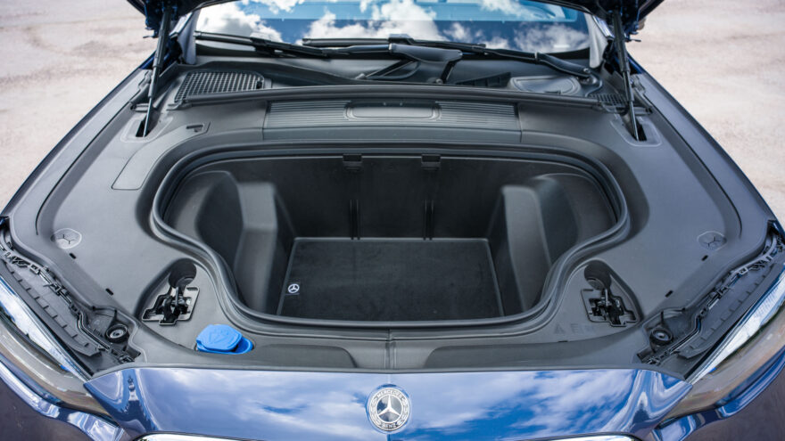 Mercedes-Benz C-sarja C400 4Matic electric sähköauto sähköinen