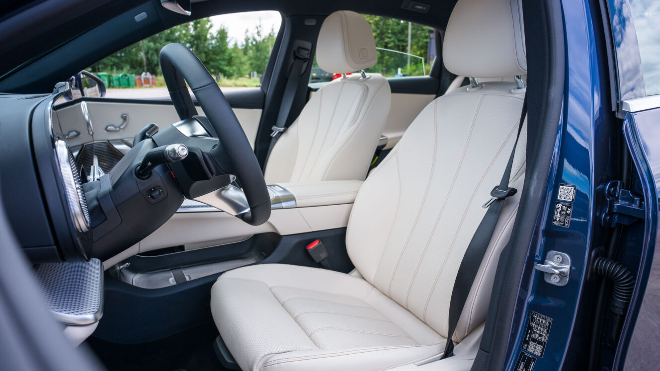 Mercedes-Benz C-sarja C400 4Matic electric sähköauto sähköinen