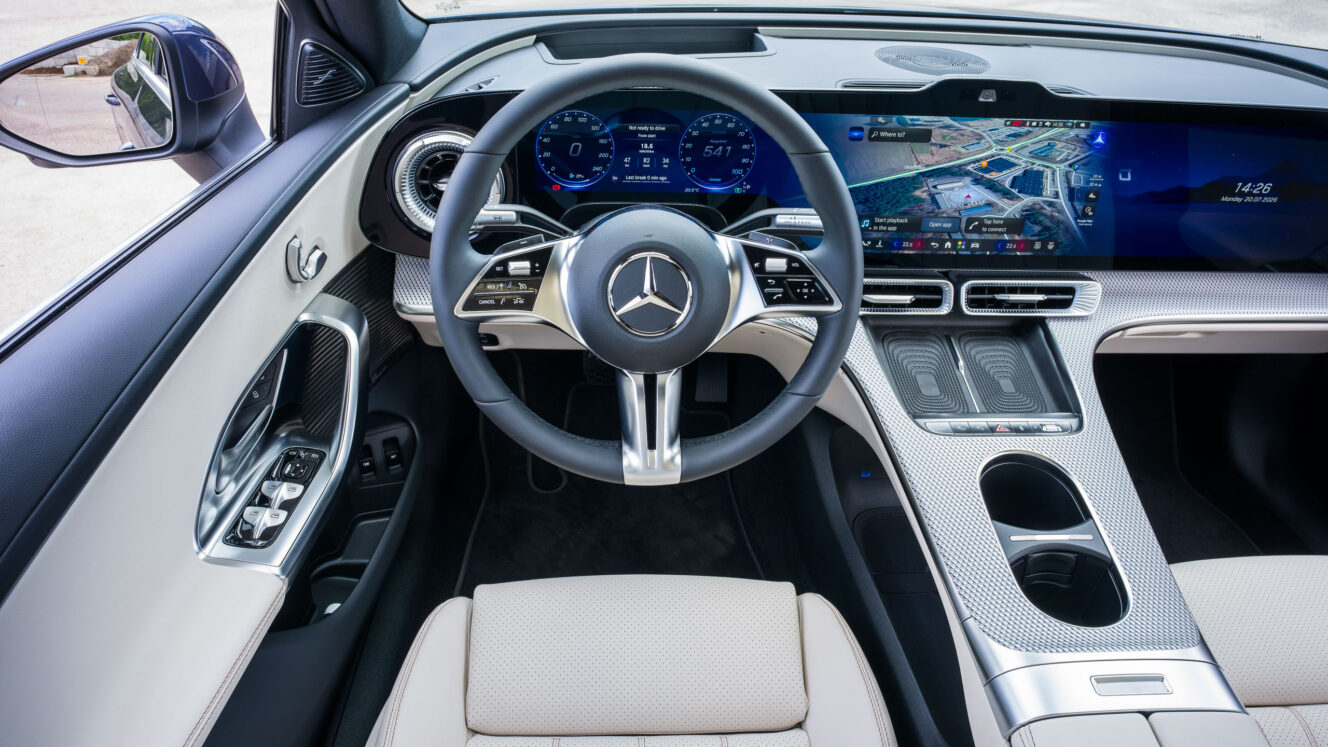 Mercedes-Benz C-sarja C400 4Matic electric sähköauto sähköinen