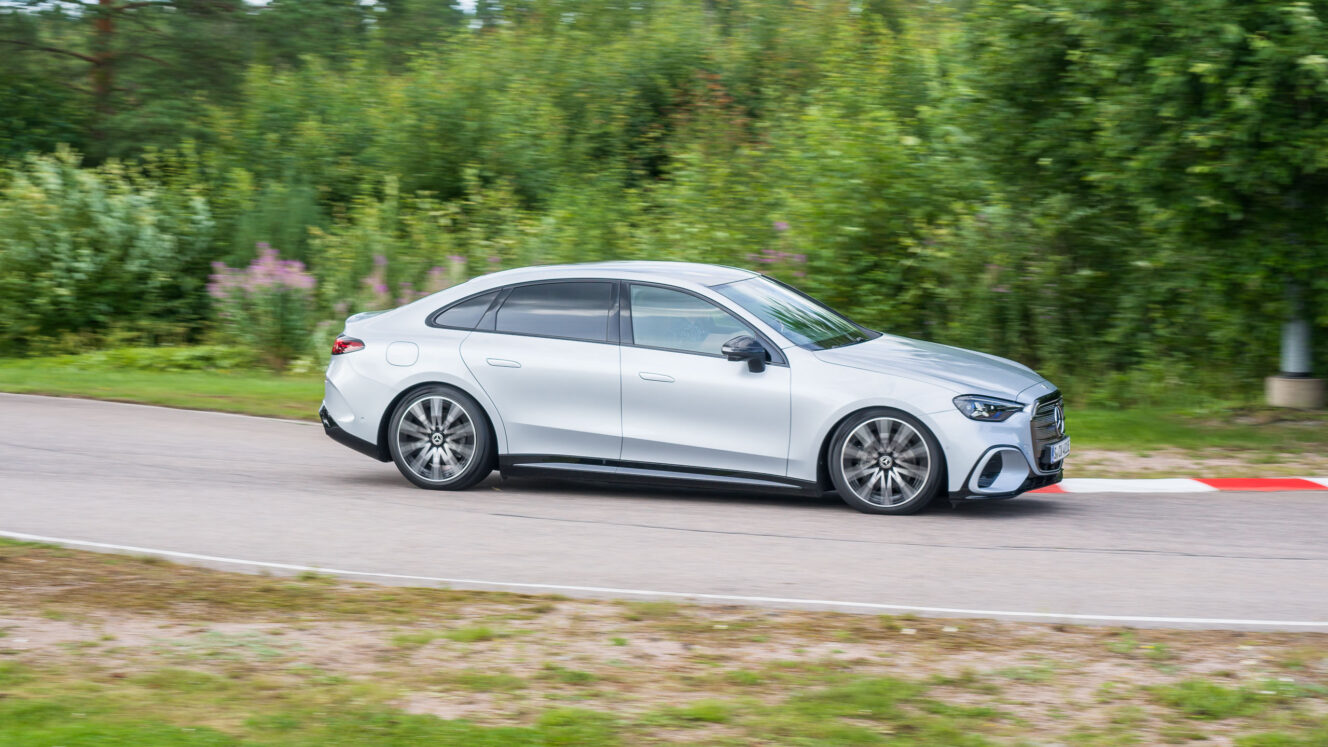Mercedes-Benz C-sarja C400 4Matic electric sähköauto sähköinen