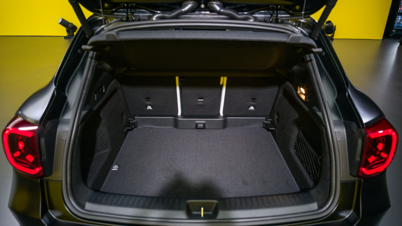 Mercedes-Benz GLA esittely sähköauto