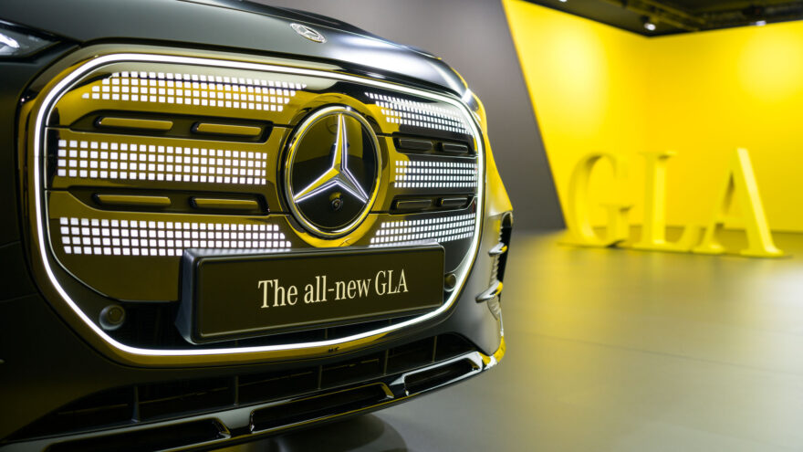 Mercedes-Benz GLA esittely sähköauto