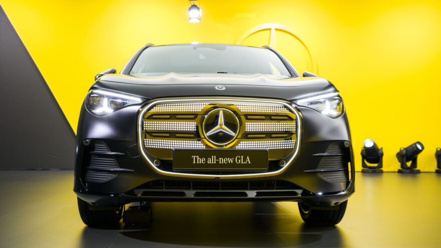 Mercedes-Benz GLA esittely sähköauto