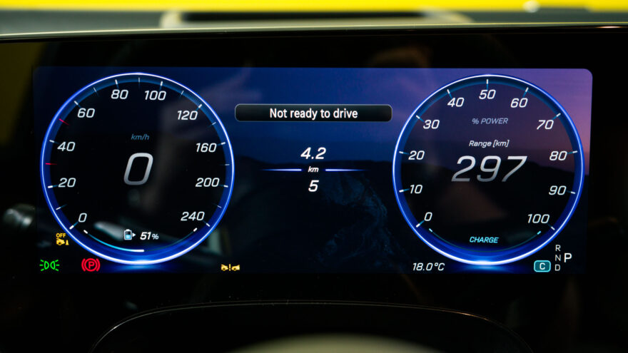 Mercedes-Benz GLA esittely sähköauto
