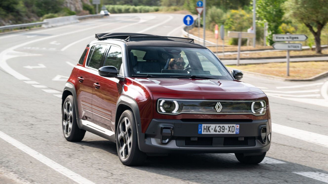 Renault 4 Plain Sud E-tech Electric avo rättikatto