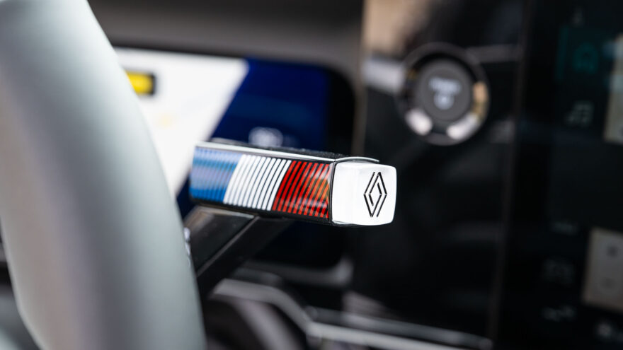 Renault 4 Plain Sud E-tech Electric avo rättikatto