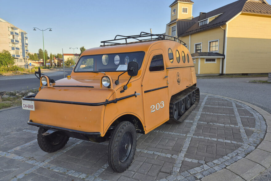 Bombardier lumikiitäjä