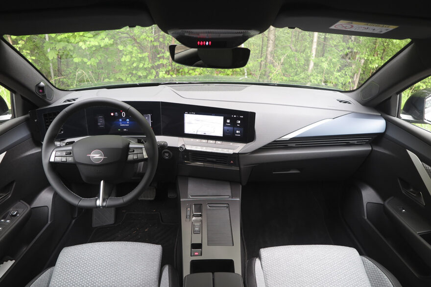 Opel Astra Hybrid