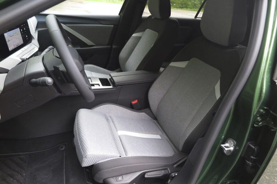 Opel Astra Hybrid