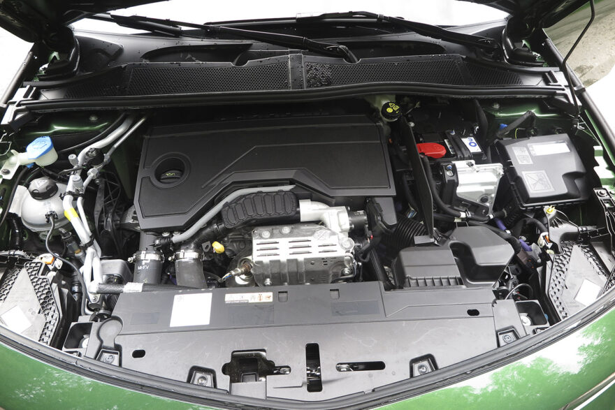 Opel Astra Hybrid