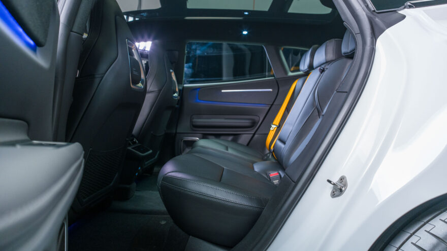Polestar 4 SUV esittely