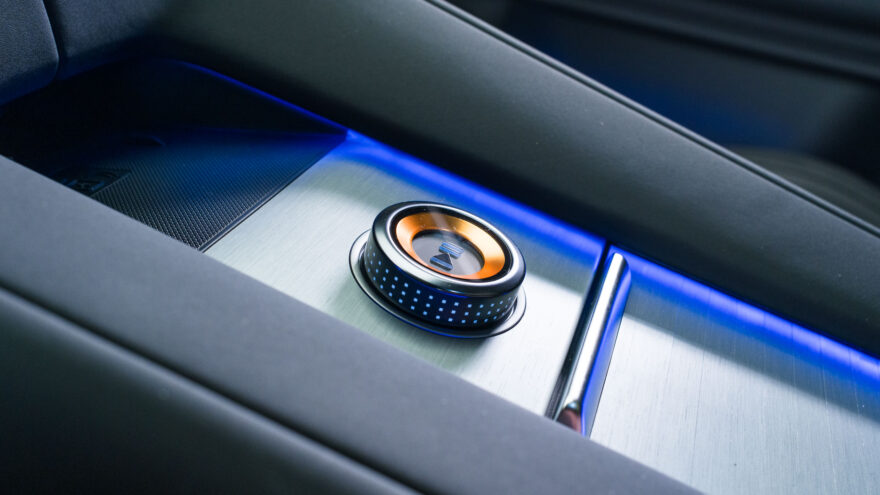 Polestar 4 SUV esittely