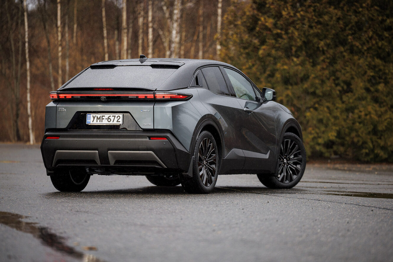 Toyota C-HR+