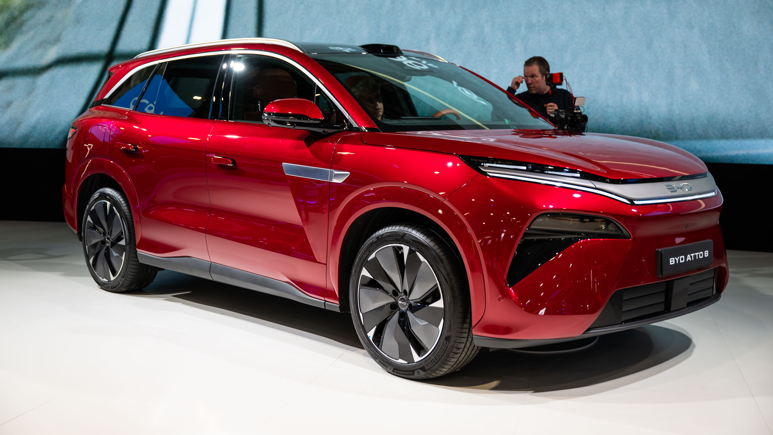 BYD Atto 8
