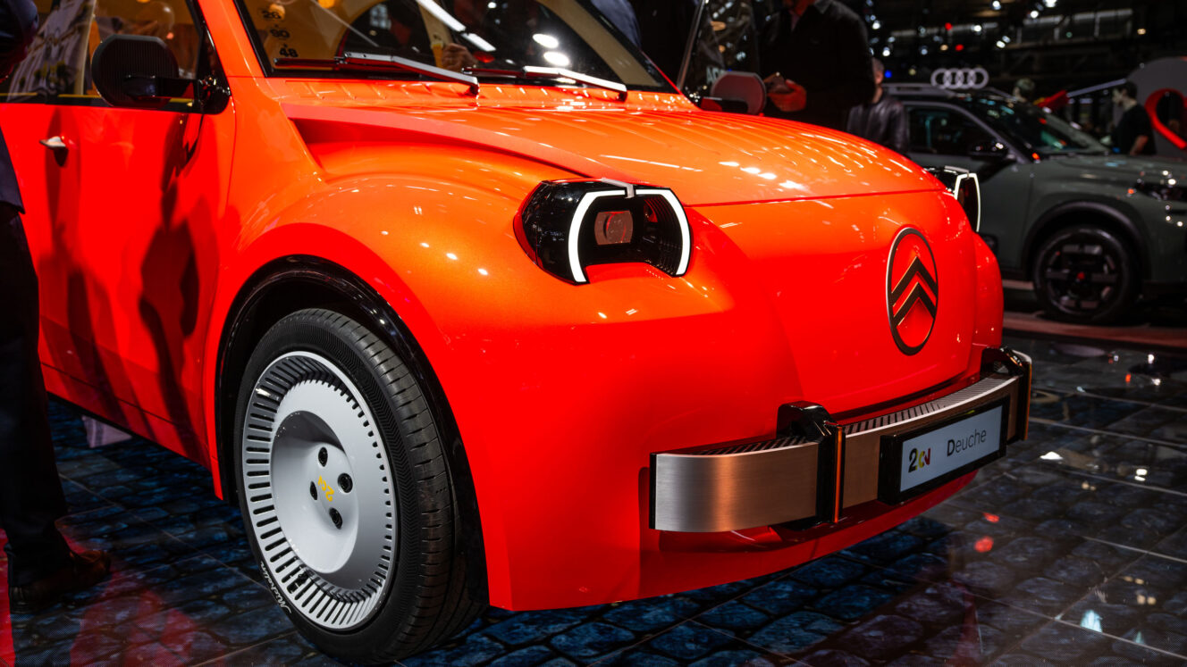 Citroën 2CV uusi sähköauto e-car M1E Leapmotor
