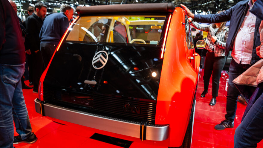 Citroën 2CV uusi sähköauto e-car M1E Leapmotor