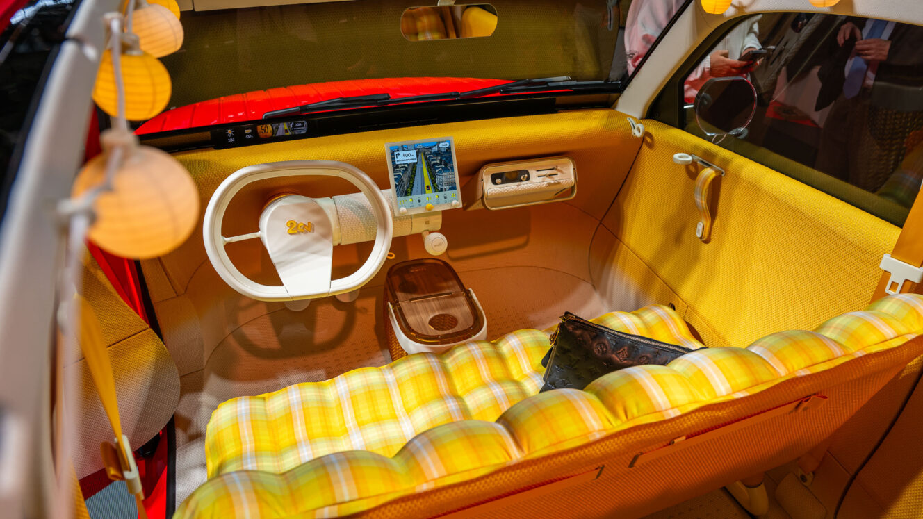 Citroën 2CV uusi sähköauto e-car M1E Leapmotor