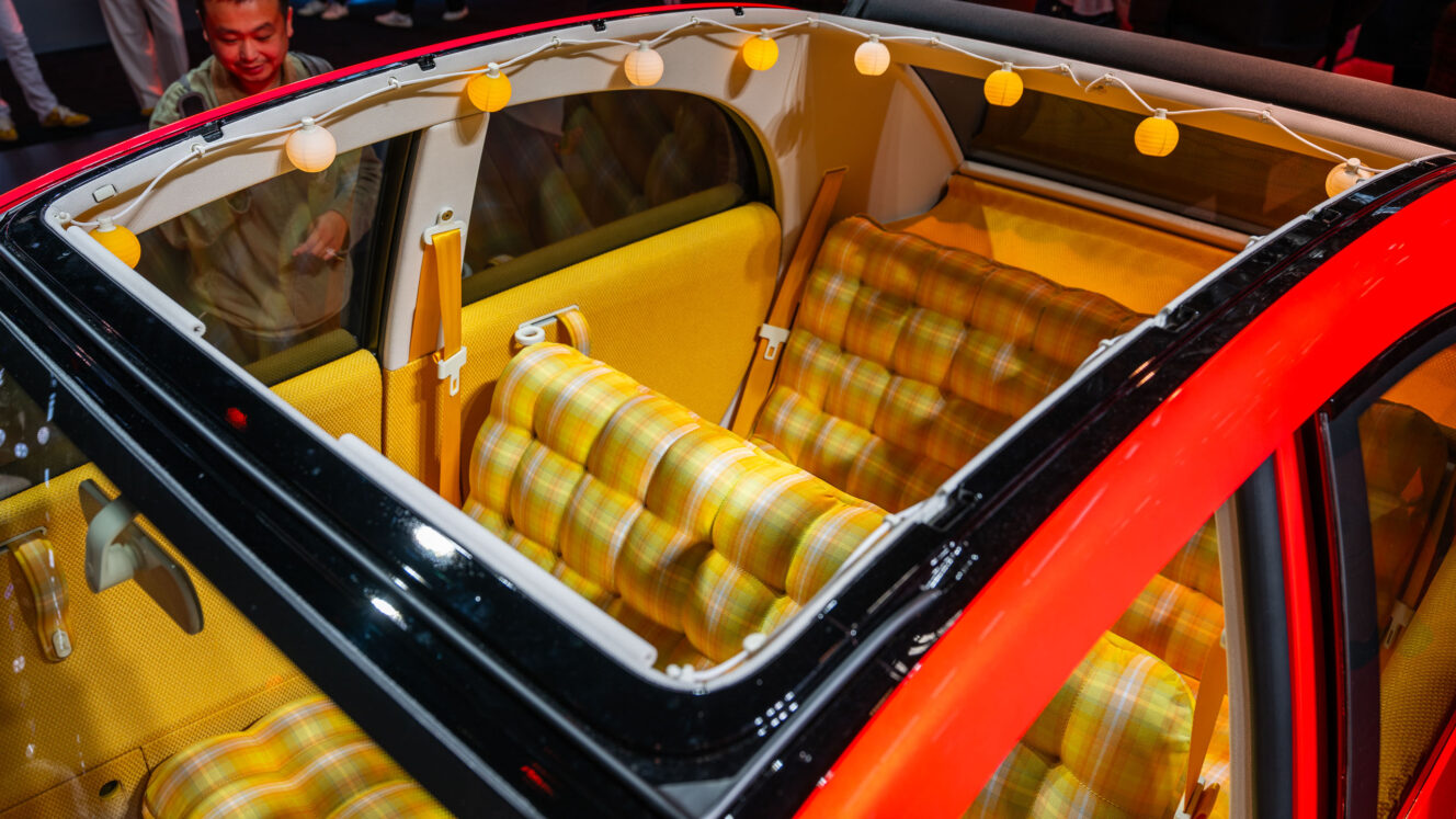 Citroën 2CV uusi sähköauto e-car M1E Leapmotor