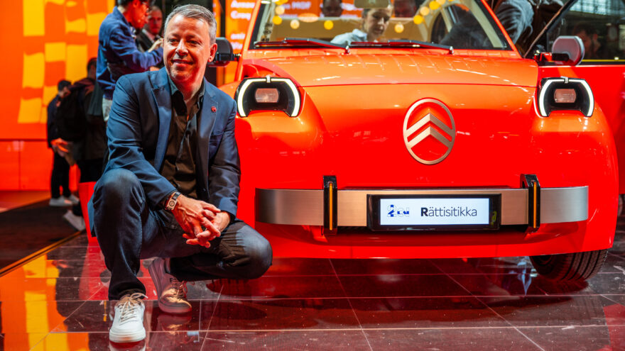 Citroën 2CV uusi sähköauto e-car M1E Leapmotor
