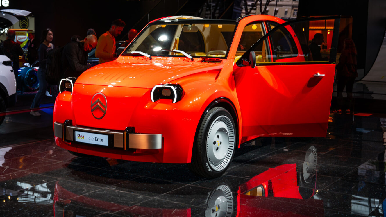 Citroën 2CV uusi sähköauto e-car M1E Leapmotor