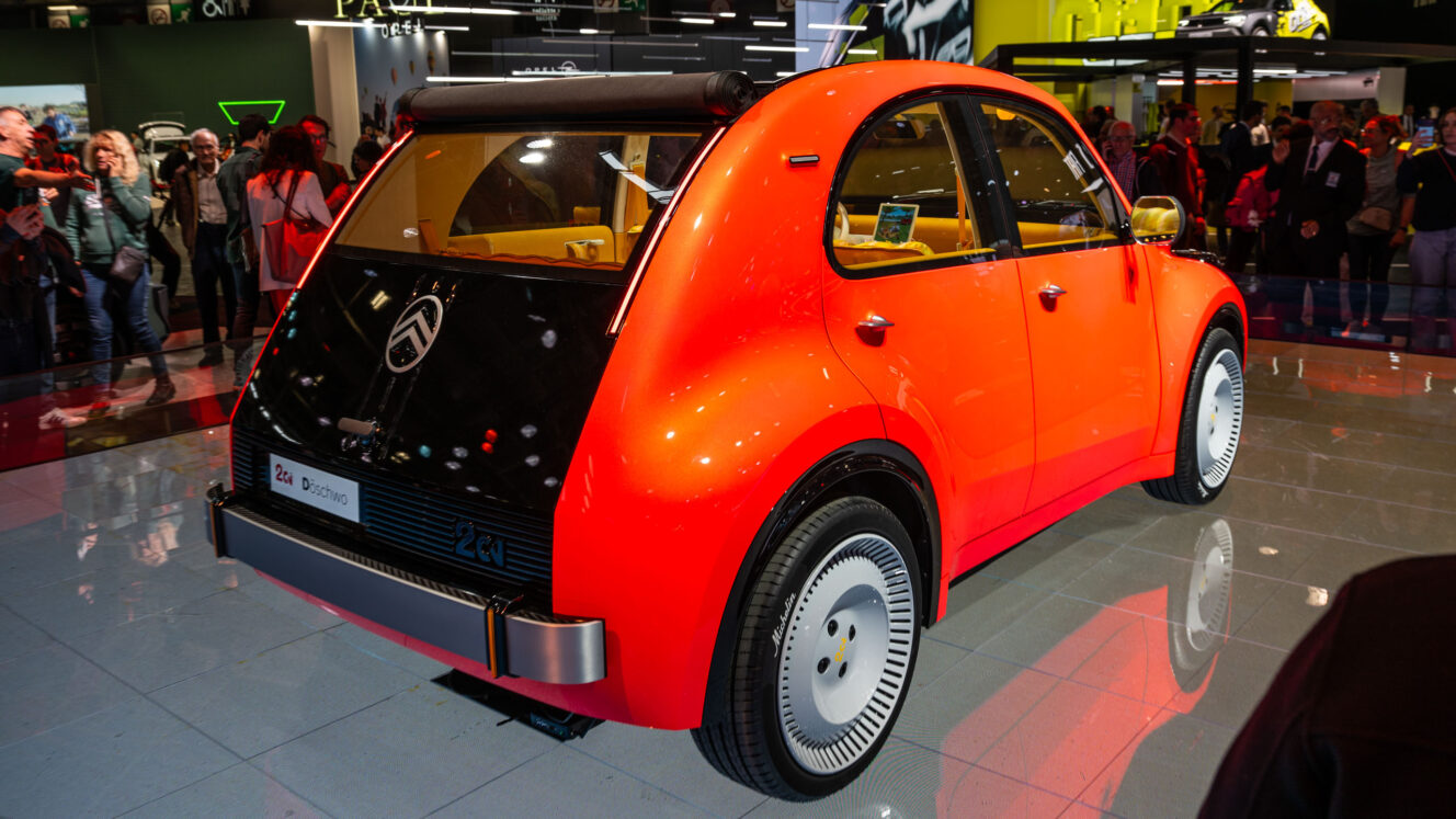 Citroën 2CV uusi sähköauto e-car M1E Leapmotor